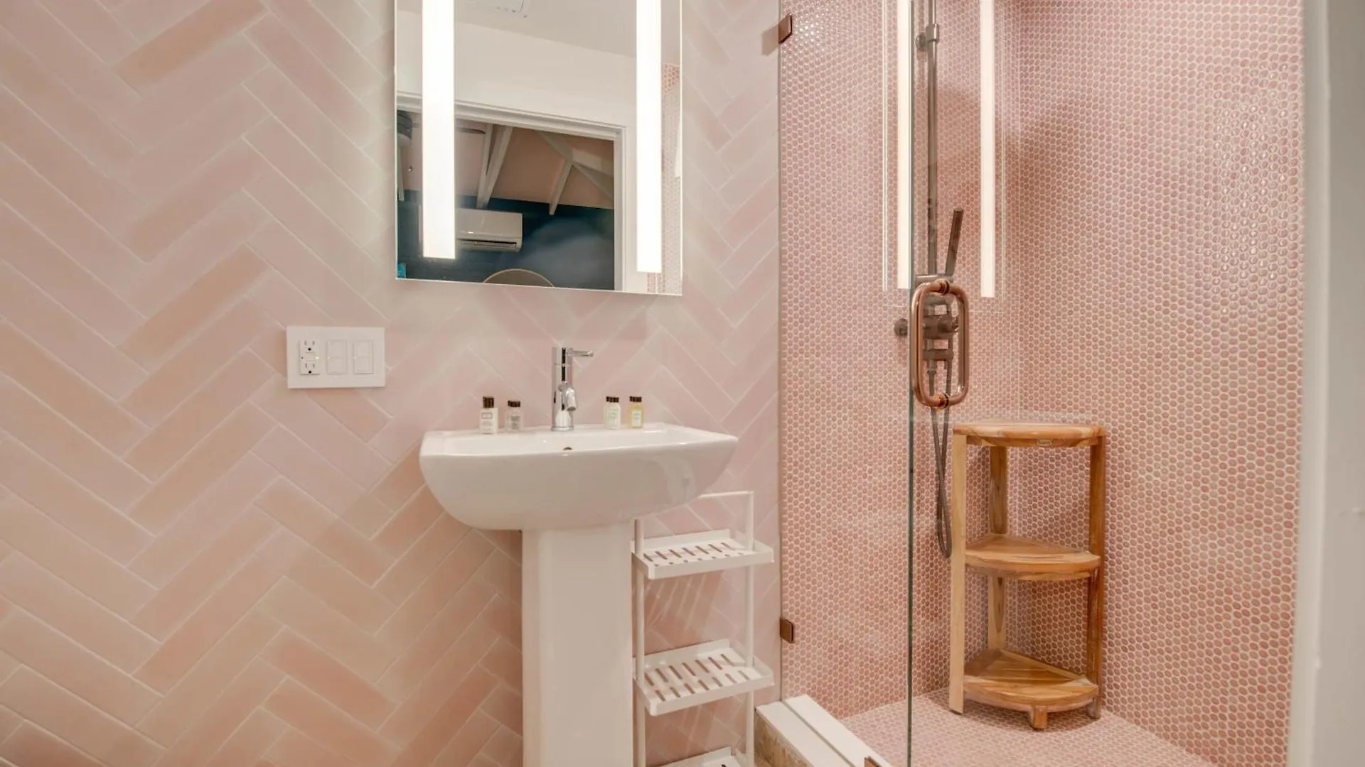 Gasthof Hotel Carriage House At Grand Maloney Key West